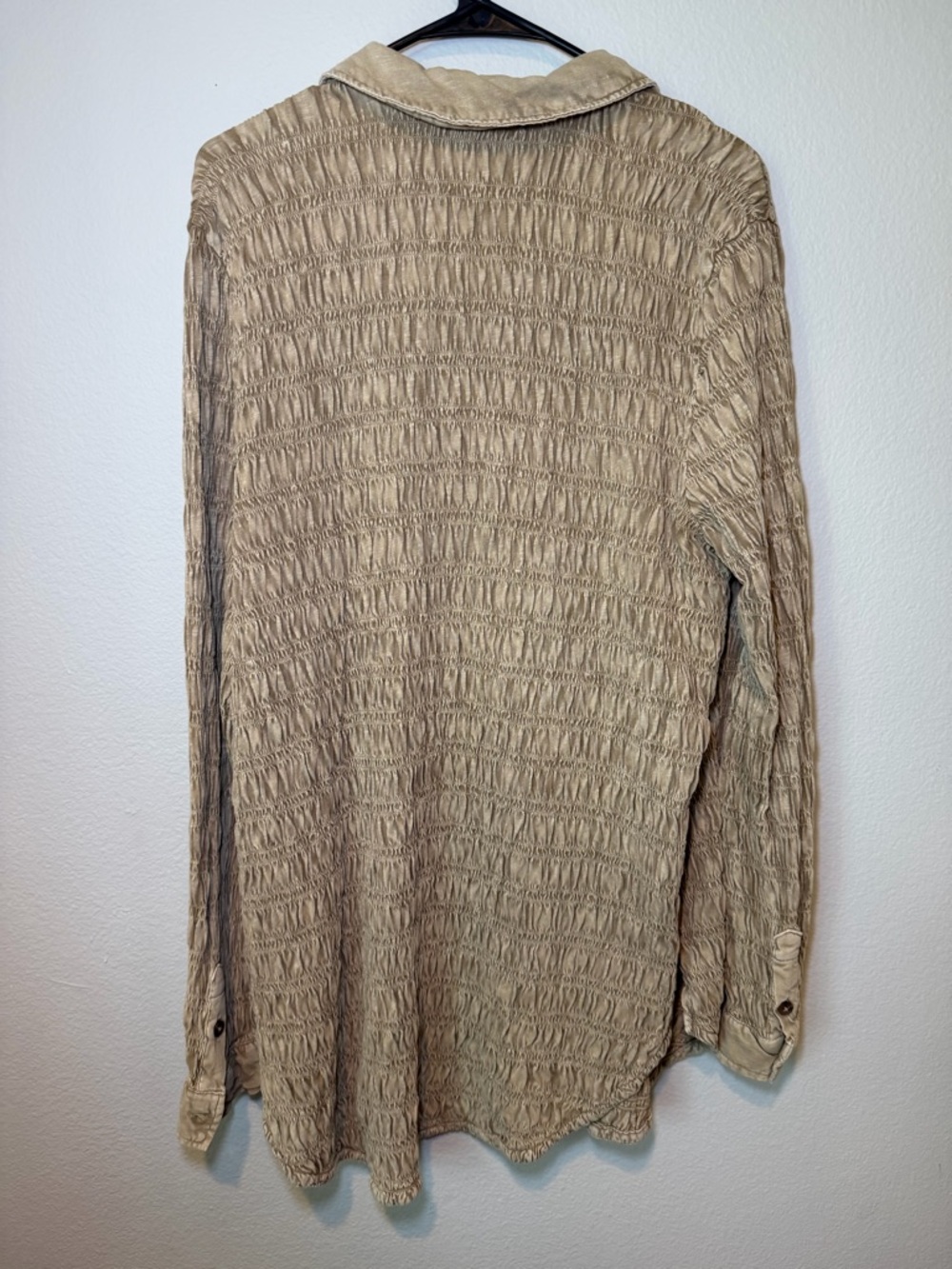 Sz XL Pilcro by Anthropologie Textured Cotton Smocked Shacket in Sand/Olive - Picture 6 of 7